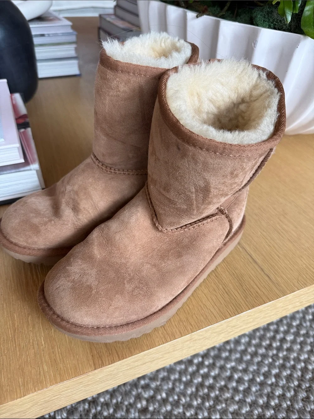 UGG Women's Short Shearling-Lined Boots - Chestnut Suede